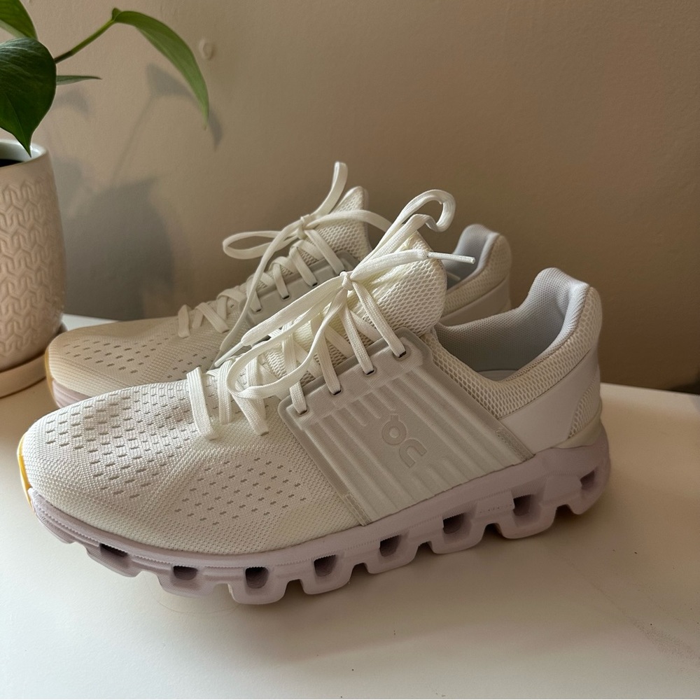on Men's Cloudswift Running Shoes, Size 8, Undyed